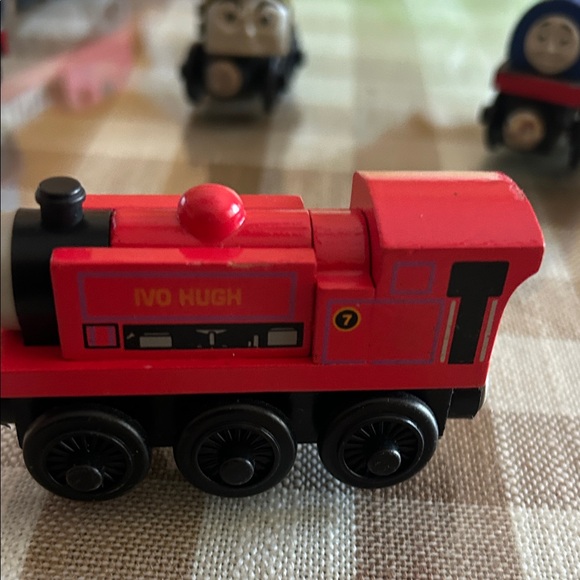 Thomas & Friends Colorful Train Engine Collection - Picture 6 of 13